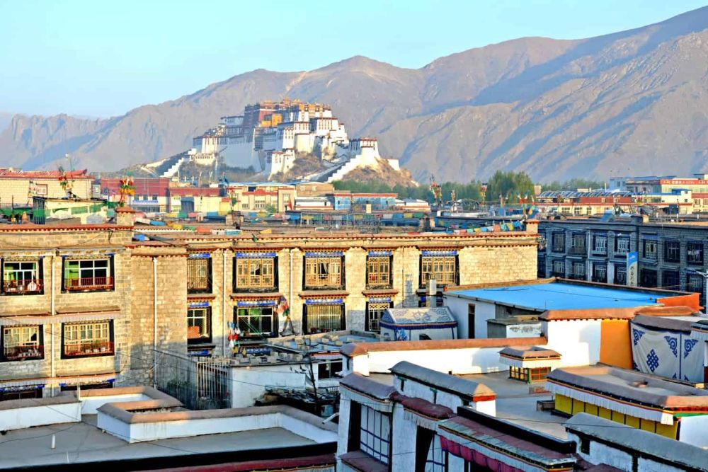 tibet_lhasa-palace_from_a-far