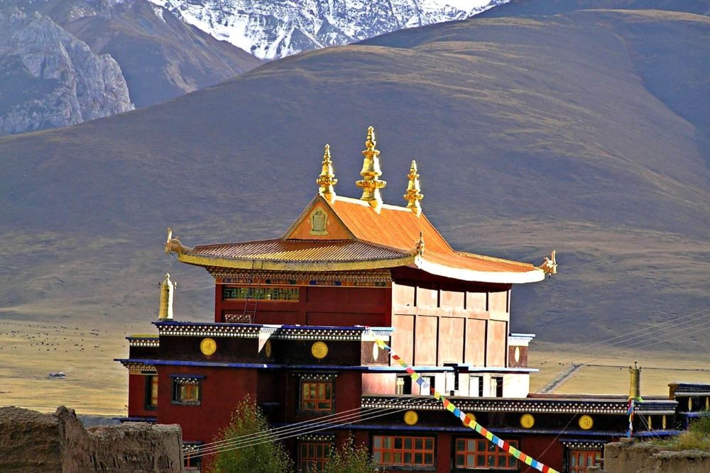 tibet_temple_colourful