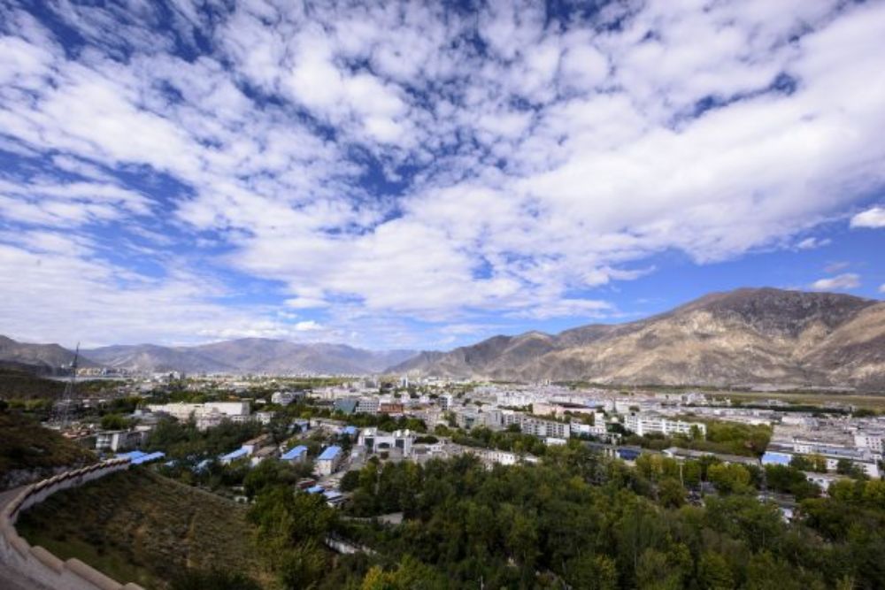 Lhasa-city_overview