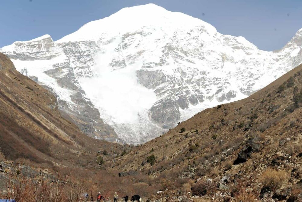 bhutan_chomolhari_trekking_icy_mountain