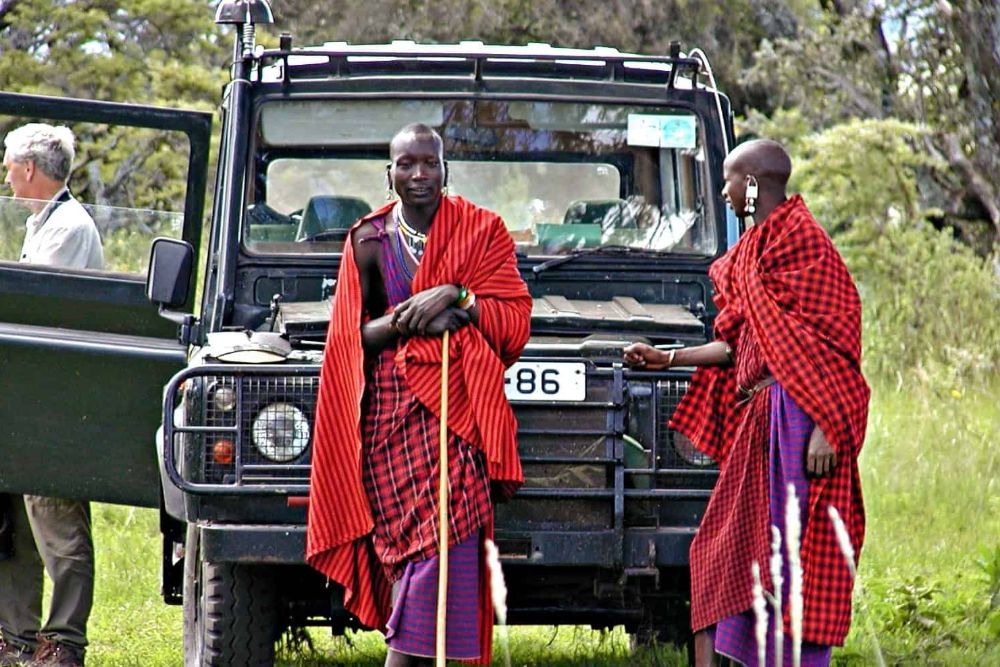 tanzania_safari-with-maasai-guides