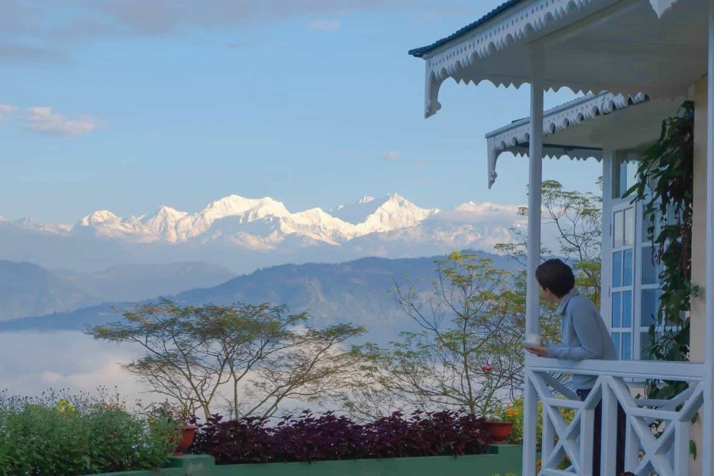 Sikkim_Glenburn__Kanchenjunga_balcony