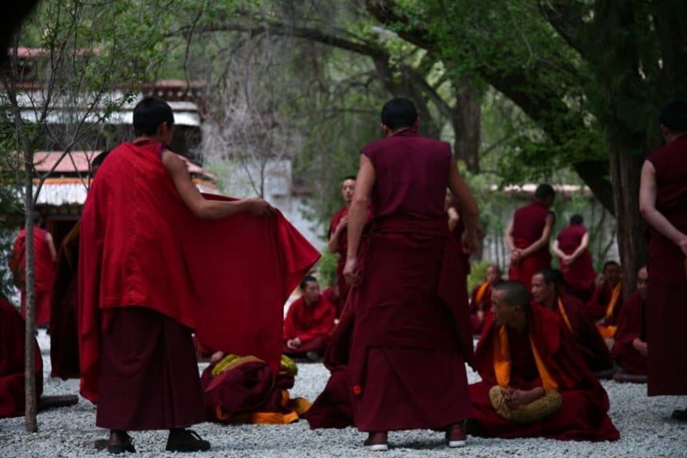 Tibet_monks