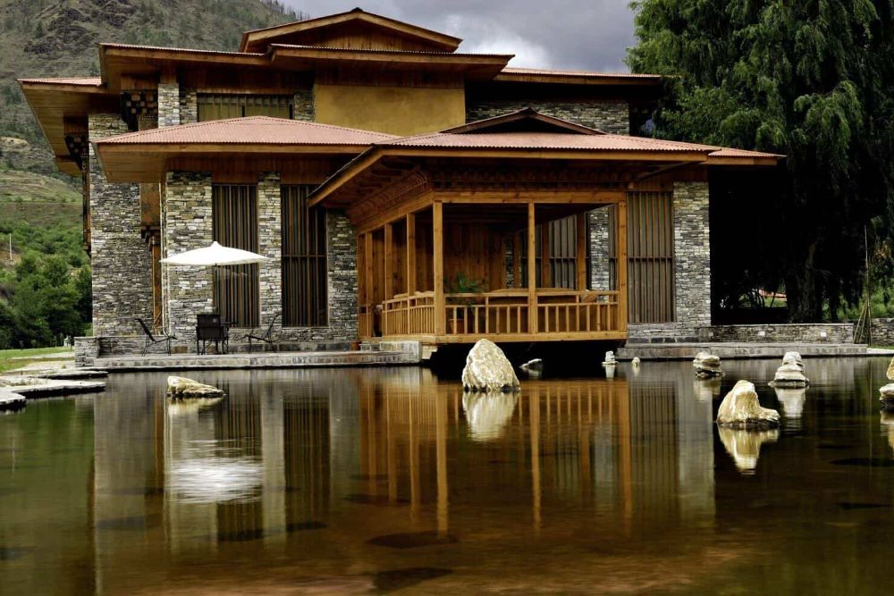 bhutan_terma-linca-hotel-pond