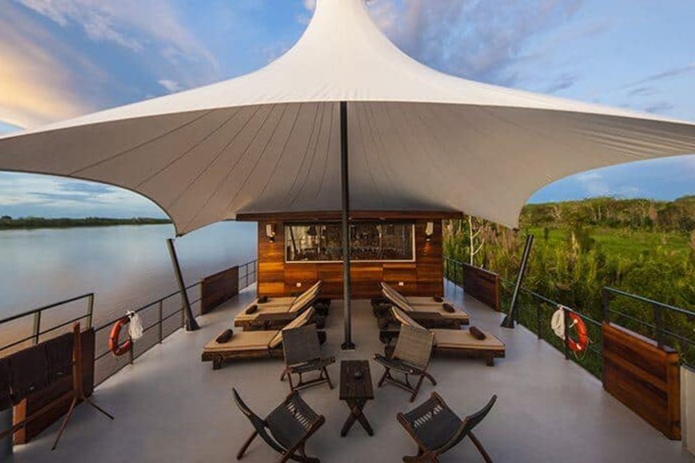 Peru_Amazonas_Kreuzfahrt_Aria_Outdoor-Lounge