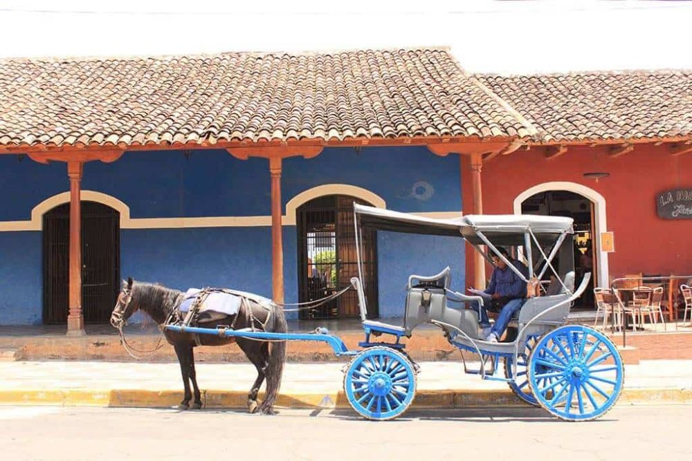 Nicaragua-honeymoon_traditional_coach