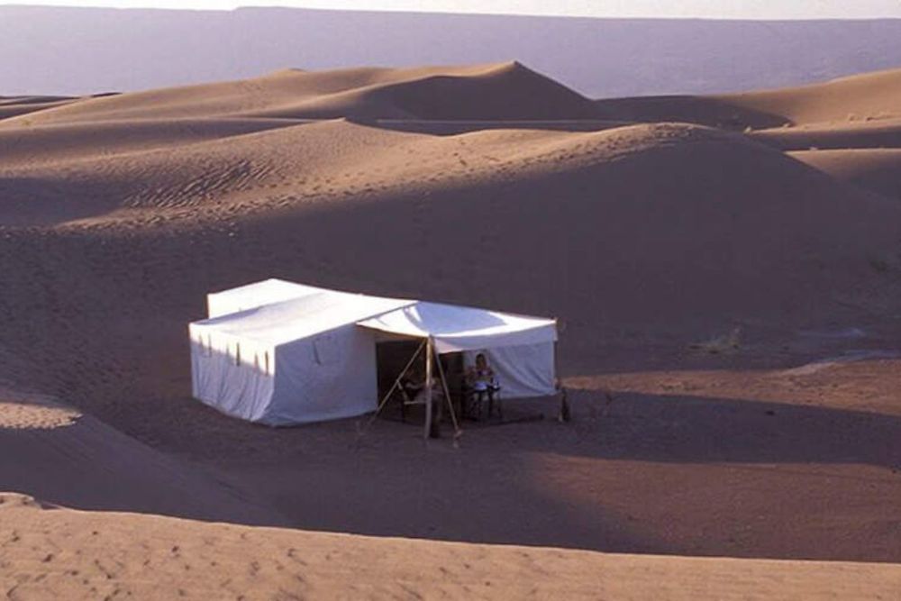 tent_in_the_desert