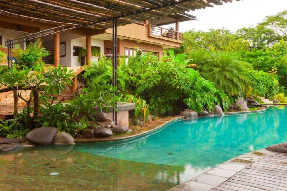 Costa-Rica-pool-area