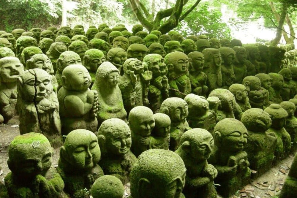 stone_statues_japan
