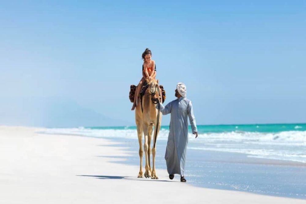 Al_Baleed_by_Anantara_Beach_Camel_Riding