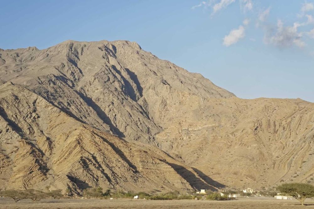 Oman_Musandam-Peninsula_mountain