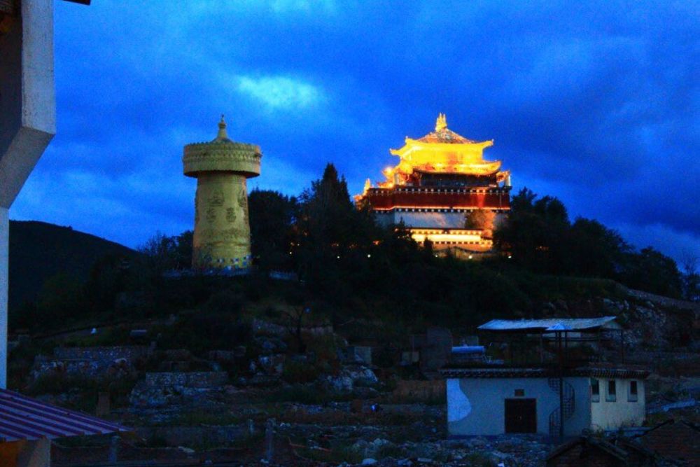 Yunnan_chinese_palace_lightened