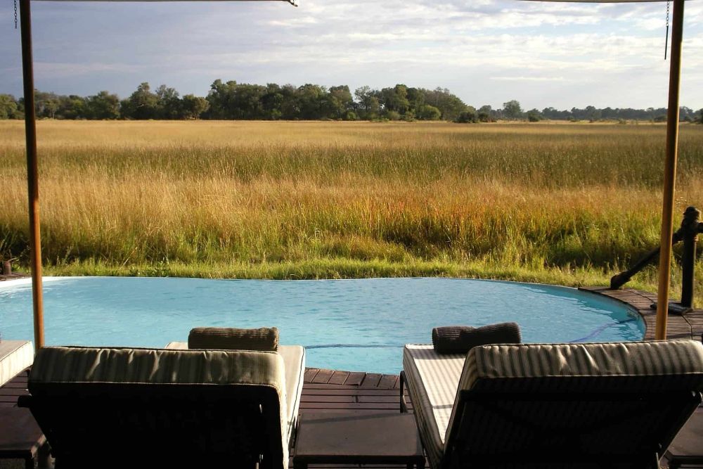 Okavangolodge_pool_couches