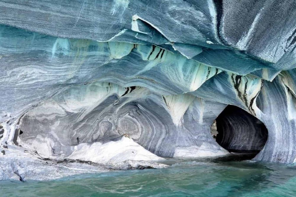 Mallin-Colorado_ice_cave