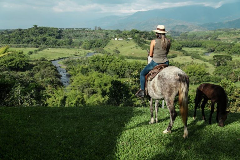 Eine liebevolle Hacienda versteckt zwischen riesigen Bergen der Zentralanden