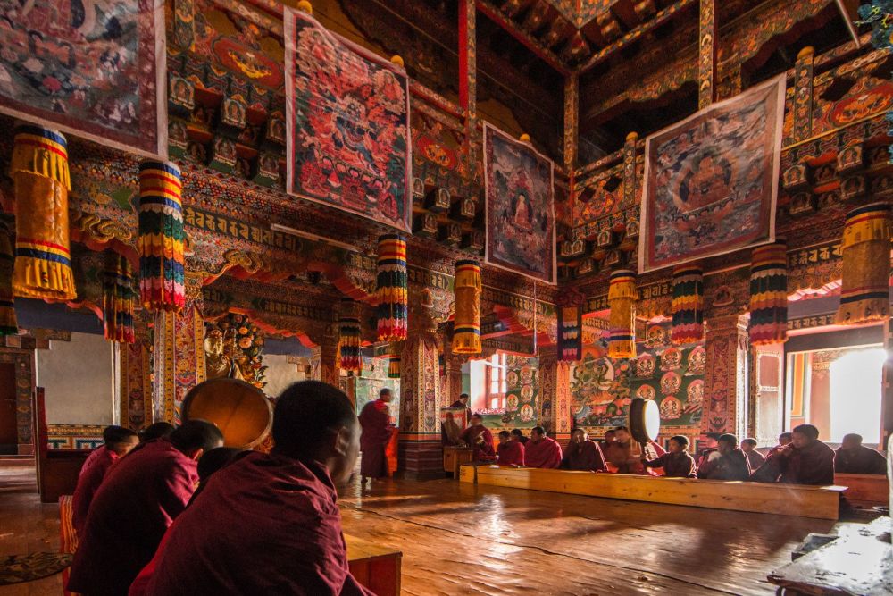 Shedra-Prayers_monks_bhutan