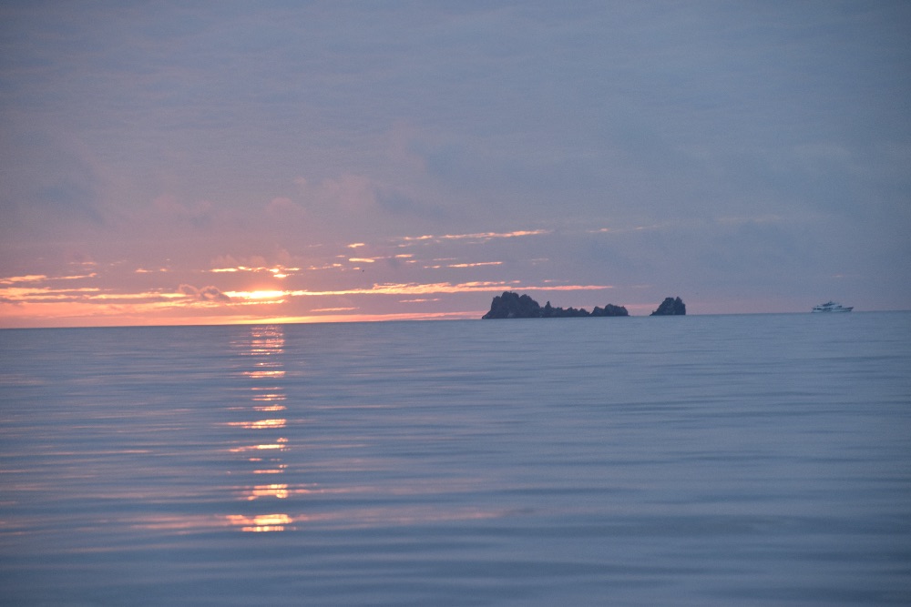 Galapagos_sunset_sea