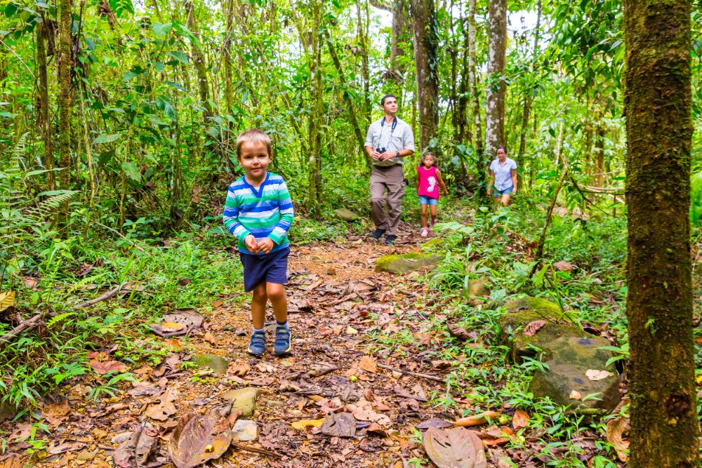 Hiking_Family_children_costarica